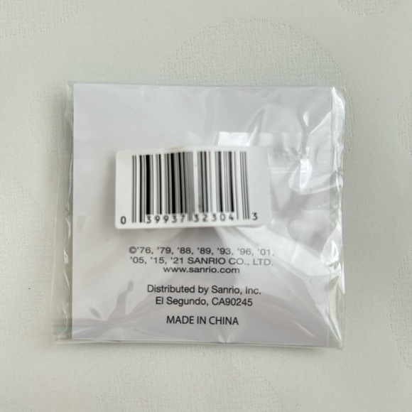 New in Pkg Sanrio Hello Kitty Friend Of The Month Enamel Pin November 2021 - Picture 5 of 5